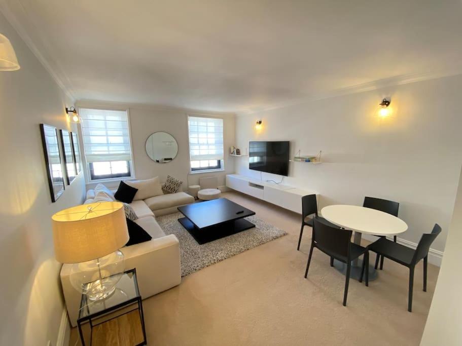 Апартаменты Wonderful Baker Street Flat! Лондон Экстерьер фото